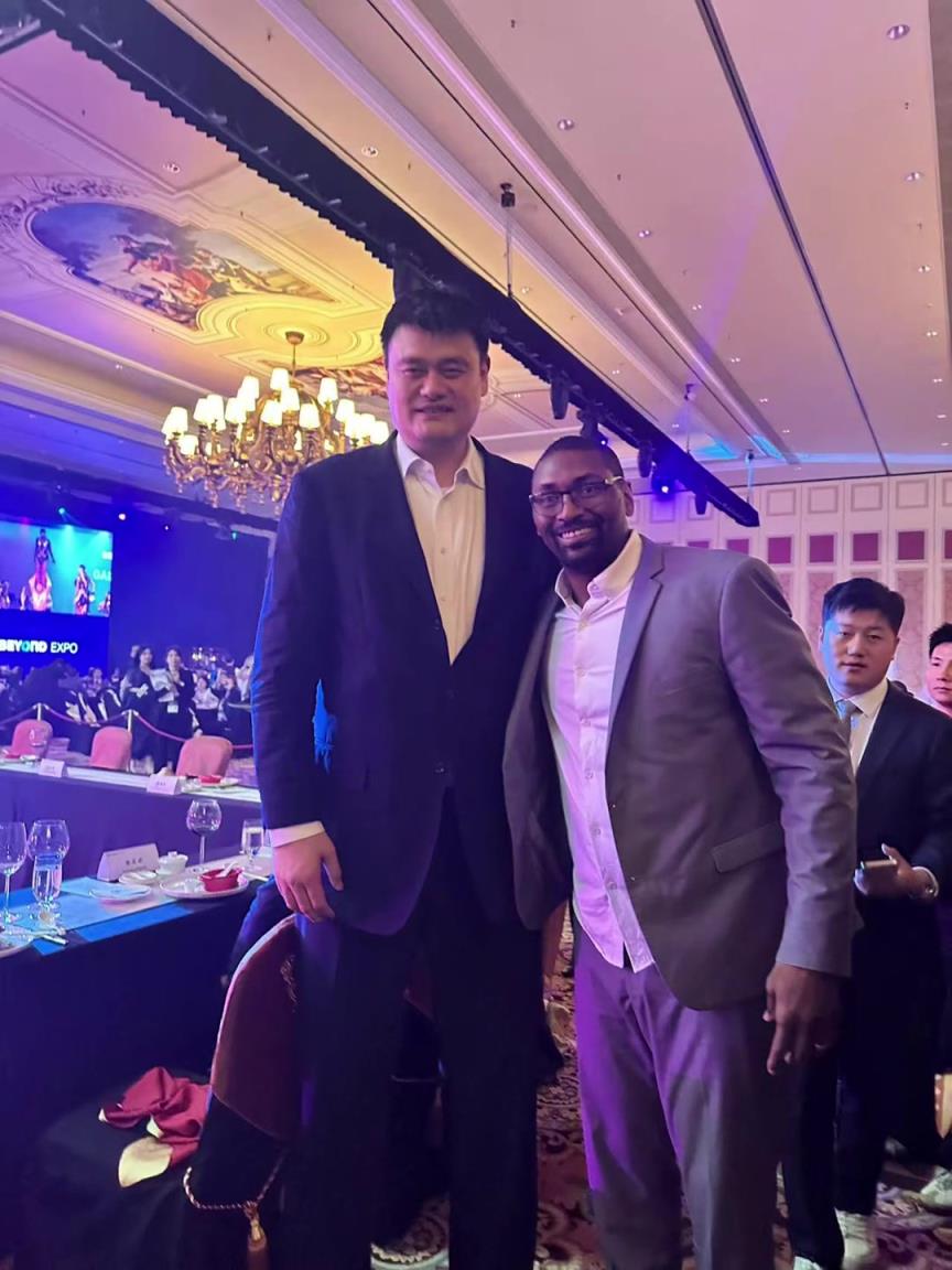 阿泰斯特曬與姚明合照：這是我最喜歡的隊友 姚?。?>
                                <div   id=
